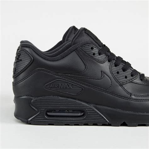 nike air maxes all black